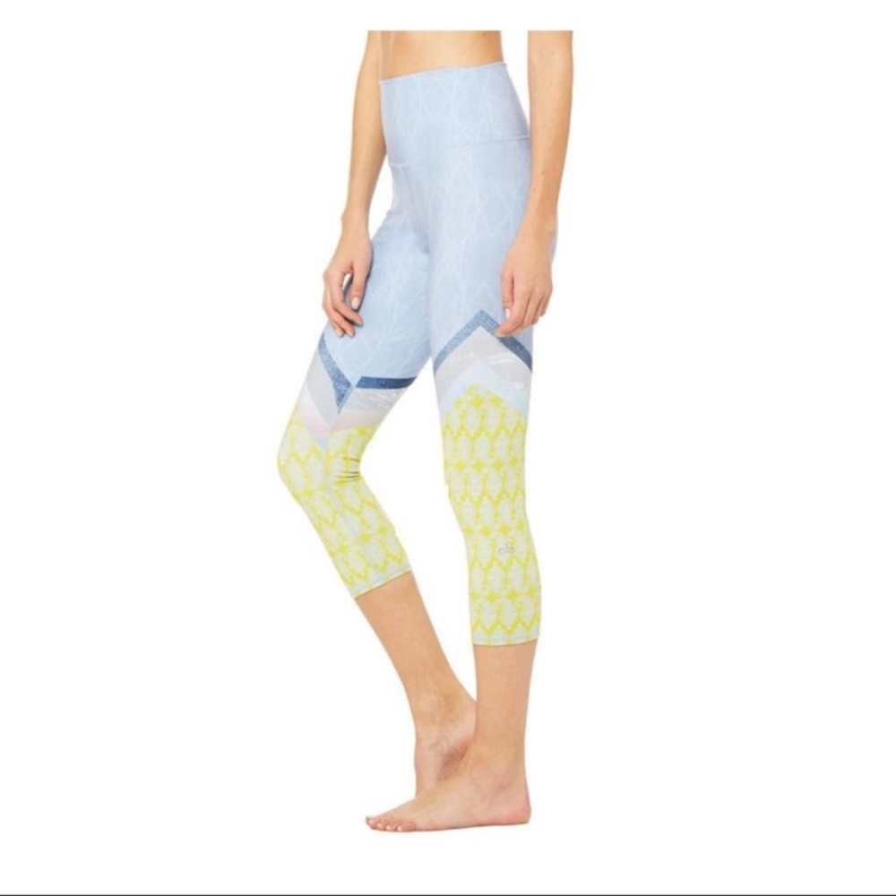ALO Airbrush Tree Lace Sky Cropped Yoga Pants Leggings - S - Picture 13 of 13